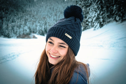 Gorros con pompones para mujer