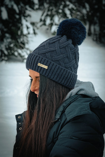 Gorros con pompones para mujer