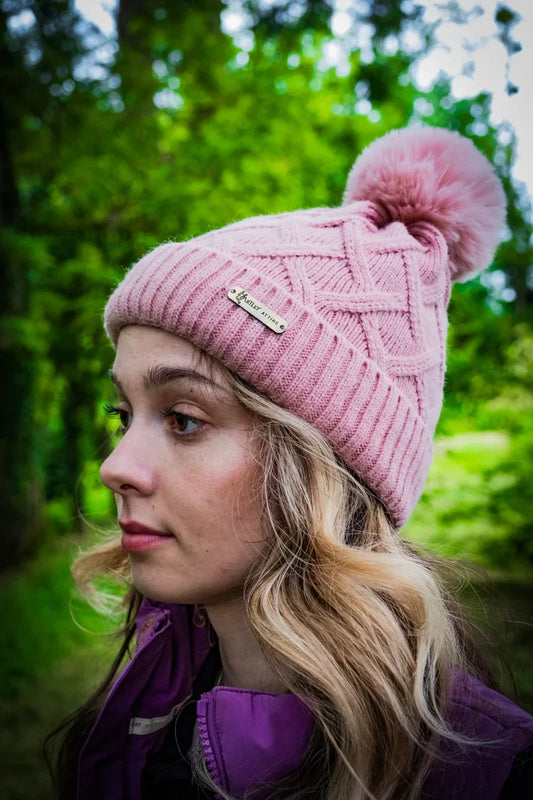 Gorros con pompones para mujer